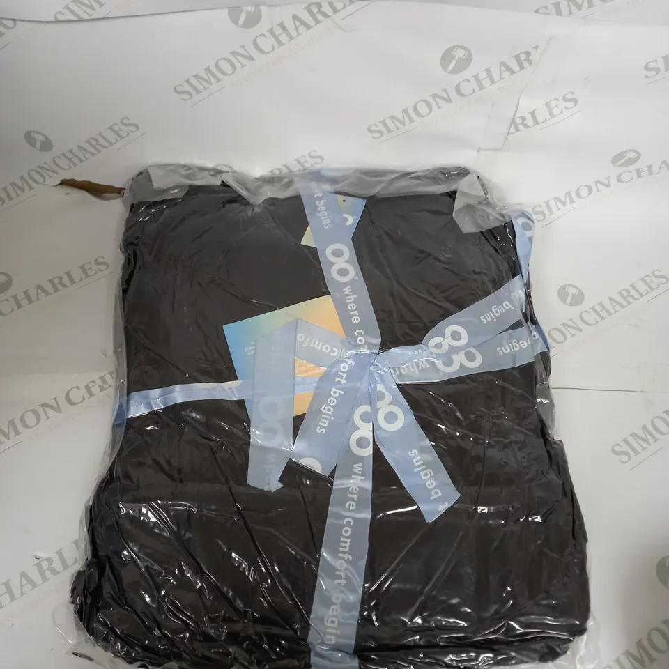 OODIE HOODED OVERSIZED BLANKET - PLAIN BLACK