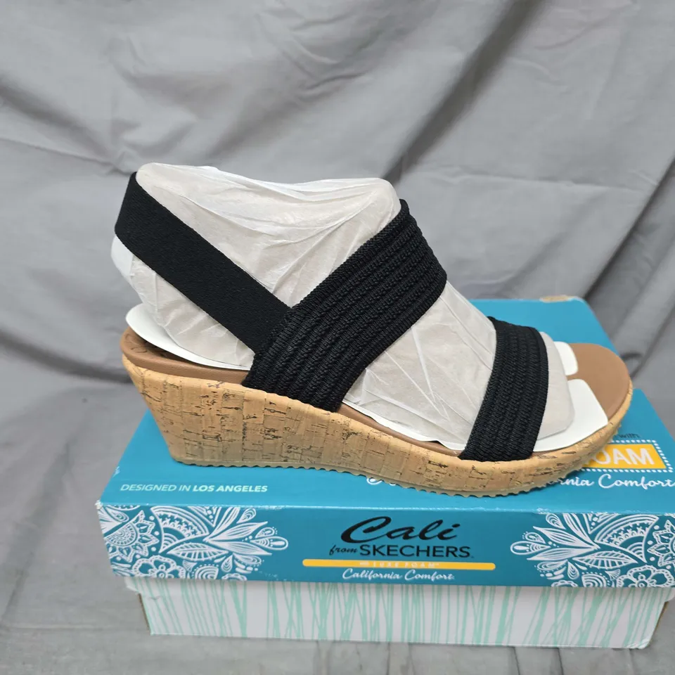 BOXED PAIR OF SKECHERS BEVERLEE SHEER LUCK SANDALS IN BLACK - UK 8