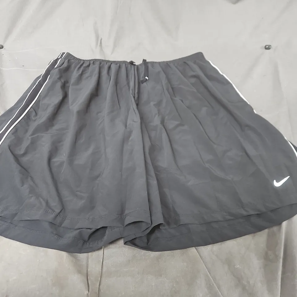 NIKE DRI-FIT SHORTS - XXL