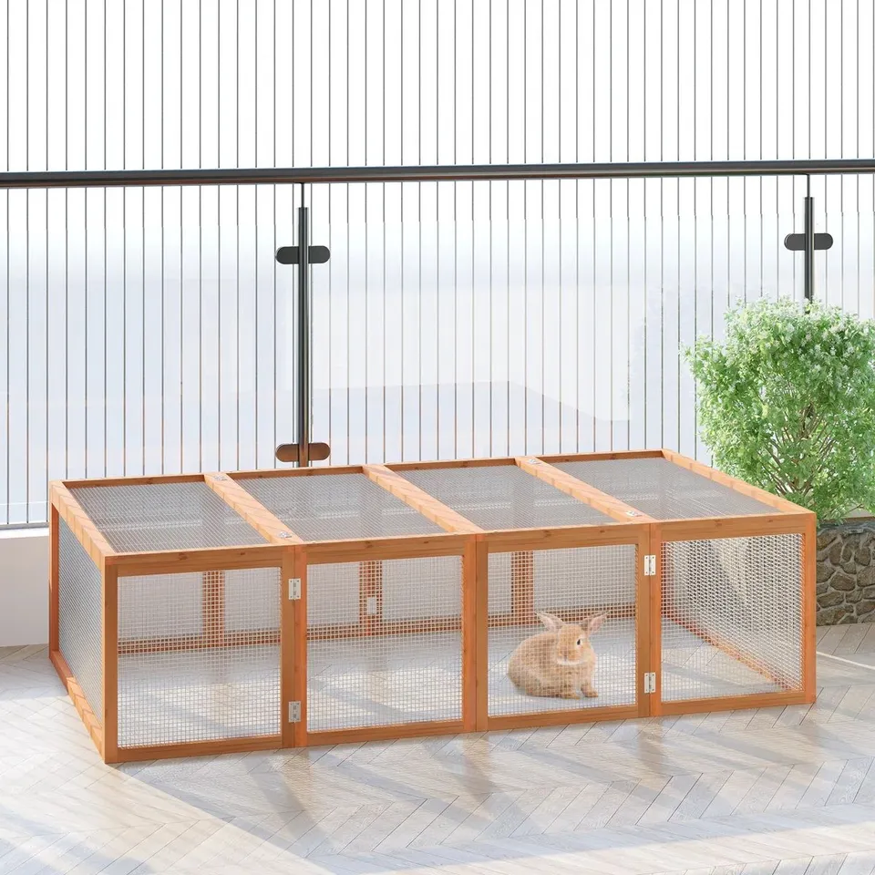 BOXED RABBIT HUTCH WITH WIRE MESH