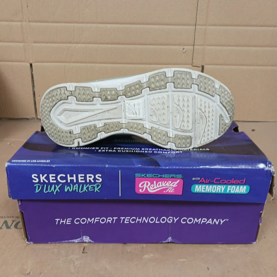 SKECHERS D'LUX WALKER LEATHER TRAINERS WHITE SIZE 5