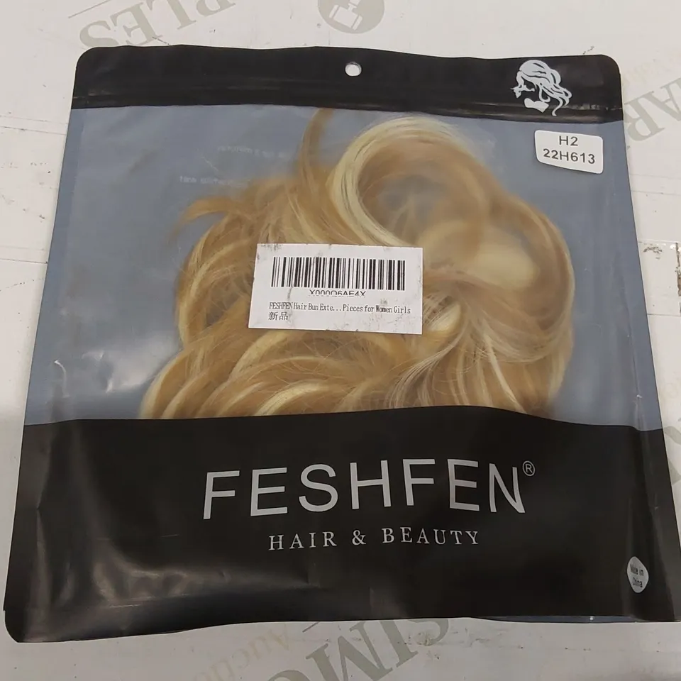 BOX CONTAINING APPROXIMATELY 100 FESHFEN BLONDE/BROWN HAIR BUN EXTENSIONS