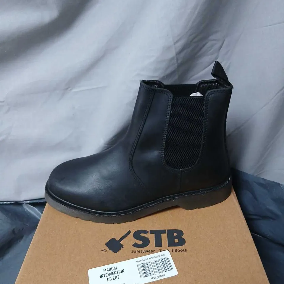 ELLIS DEALER BOOTS – WAX BLACK CHELSEA-STYLE ANKLE BOOTS, UK 6 (EU 39)