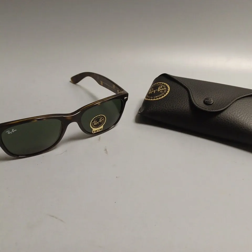 RAY-BAN NEW WAYFARER TORTOISE SHELL DESIGN SUNGLASSES 