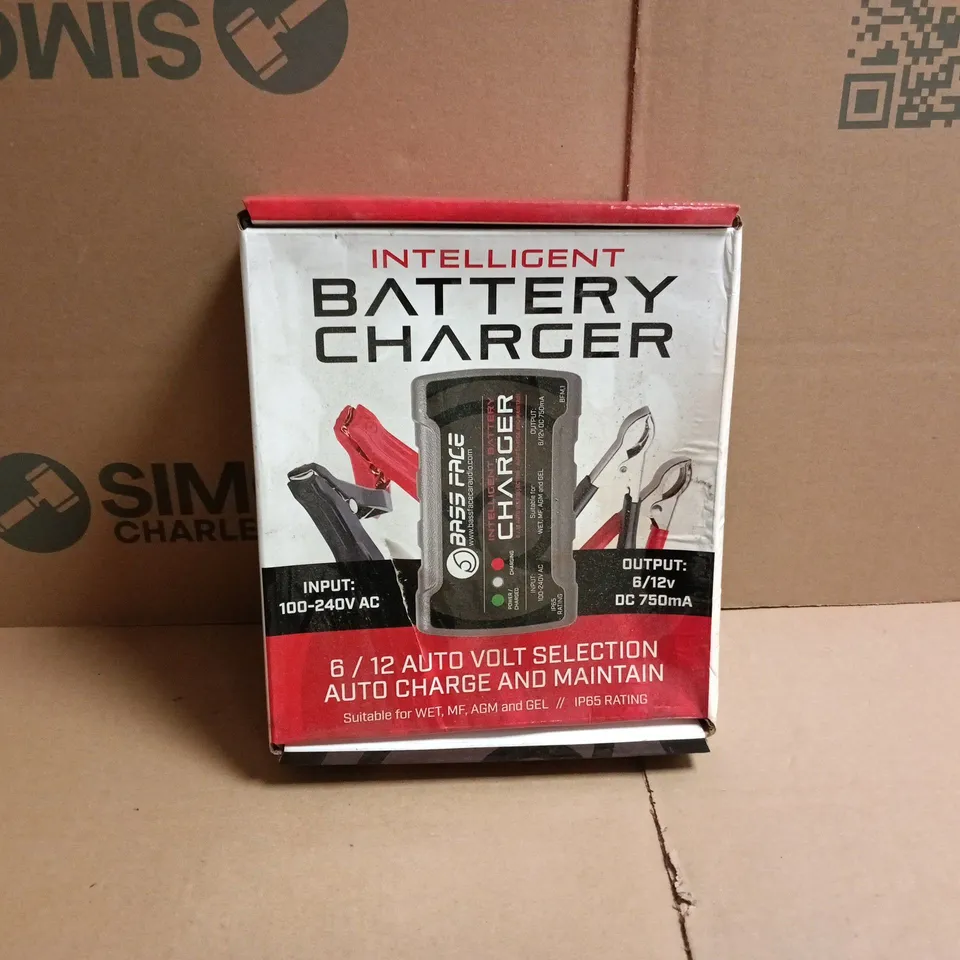BASS FACE INTELLIGENT BATTERY CHARGE 6/12 AUTO VOLT SELECTION AUTO CHARGE AND MAINTAIN IP65 RATING