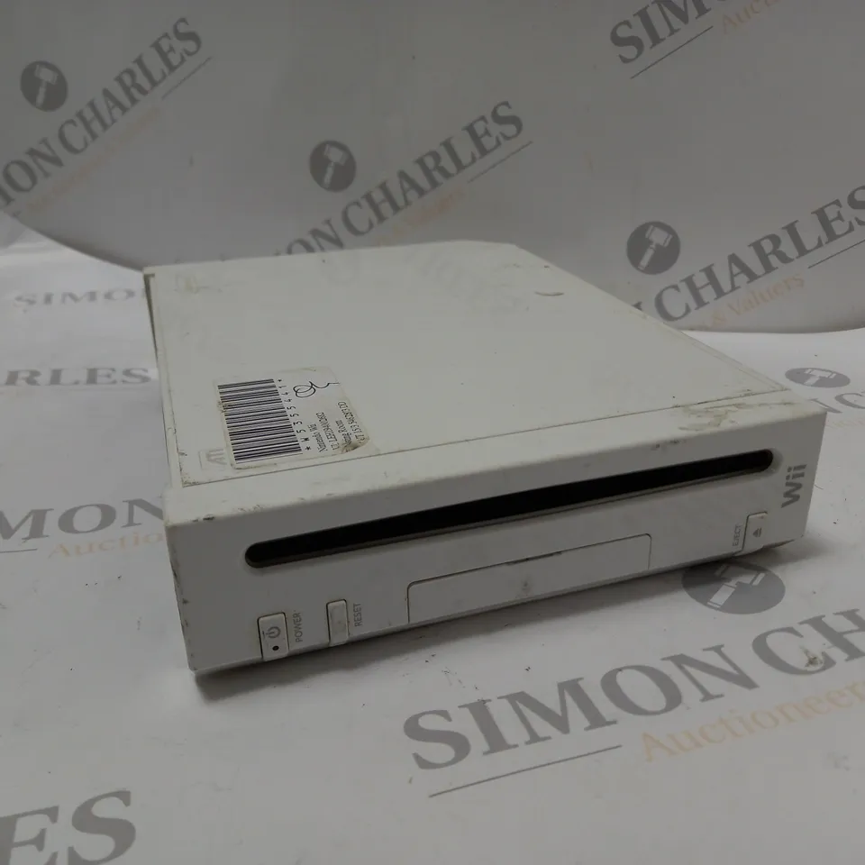 NINTENDO WII GAMES CONSOLE IN WHITE