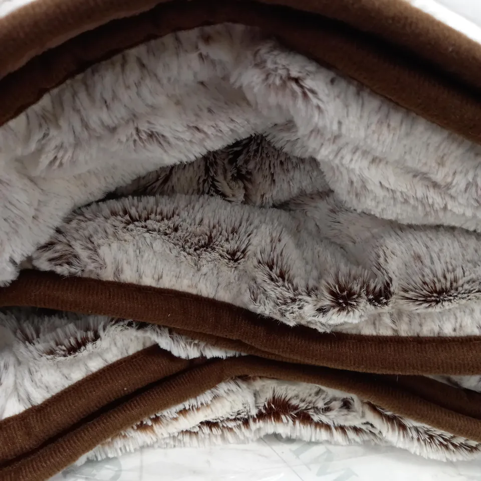 COZEE HOME LUXURY HEATED THROW - NEUTRAL