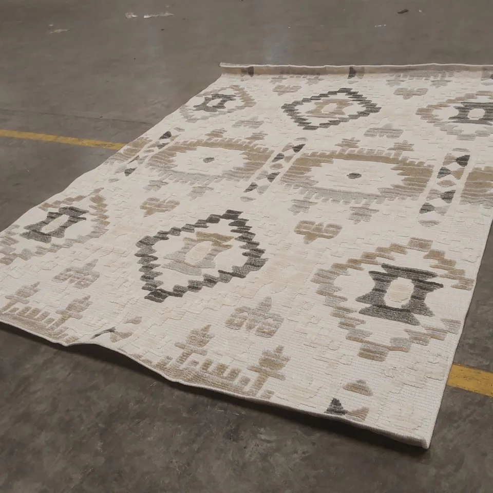 QUALITY DESIGNER AREA RUG - APPROXIMATELY 320 x 240cm