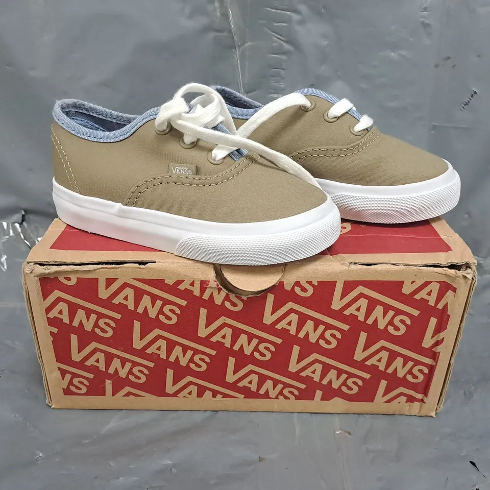 BOXED PAIR OF VANS TODDLER SHOES IN DARK TAUPE SIZE 6