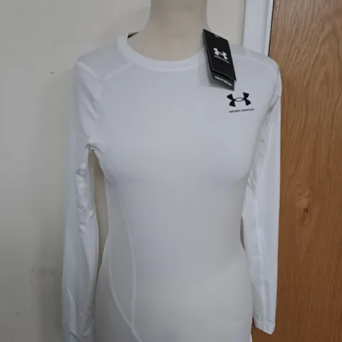 SMALL UNDER ARMOUR WHITE TEE 