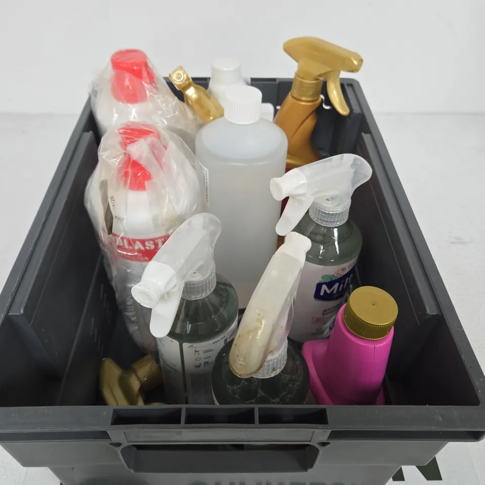 APPROXIMATELY 10 ASSORTED HOUSEHOLD PRODUCTS TO INCLUDE SURFACE SPRAY, WEED KILLER, FABRIC FRESHENER ETC