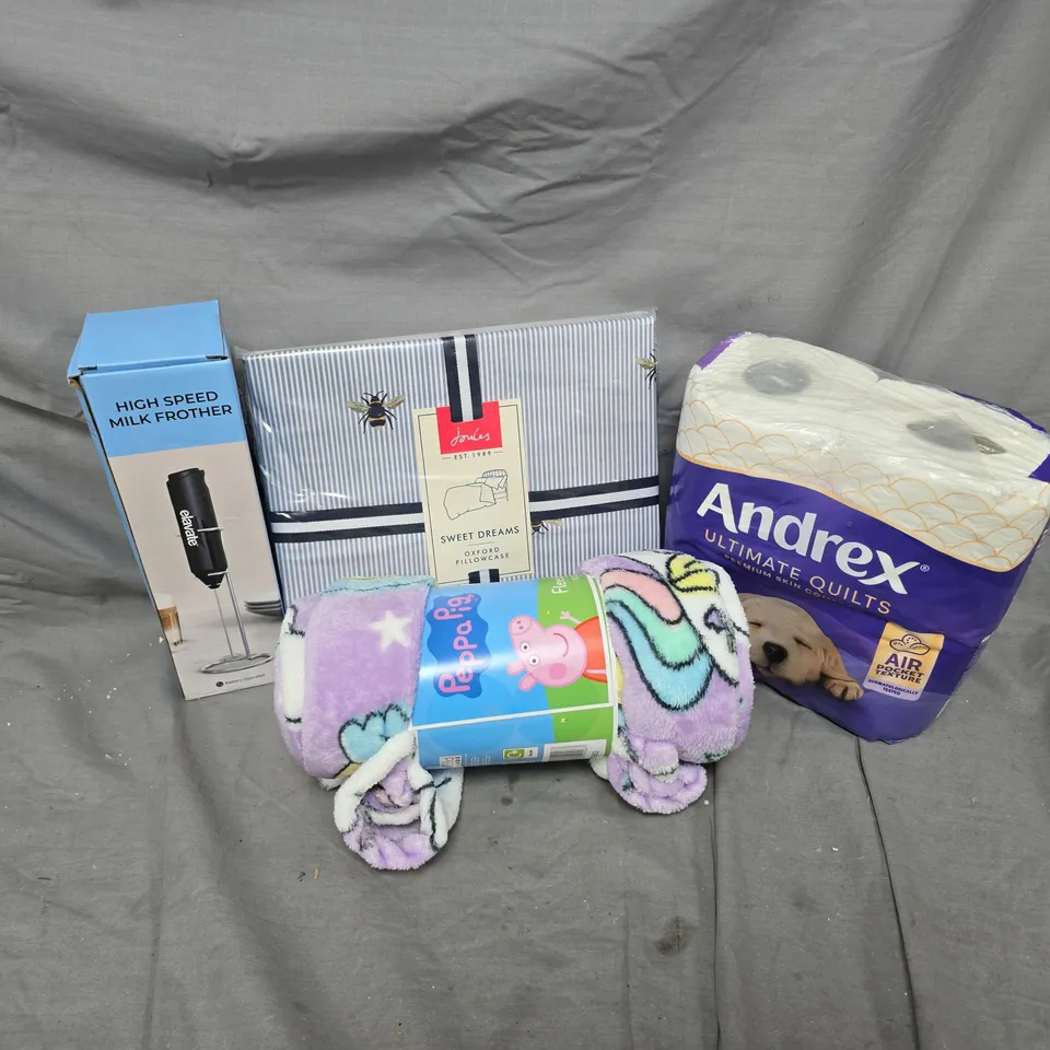 APPROXIMATELY 20 ASSORTED HOUSEHOLD PRODUCTS TO INCLUDE HIGH SPEED MILK FROTHER, PEPPE PIG FLEECE BLANKET, JOULES SWEET DREAMS OXFORD PILLOWCASE, ETC - COLLECTION ONLY