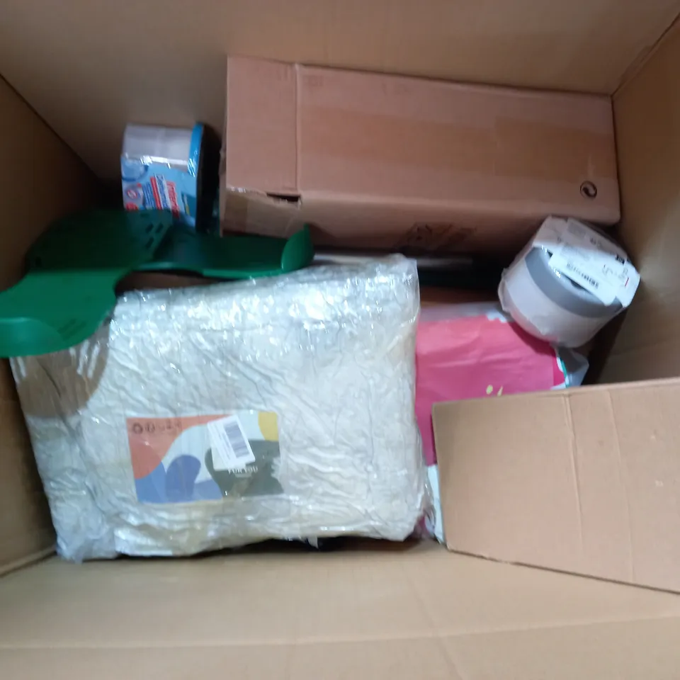 BOX OF APROX 15 HOUSE HOLD ITEMS TO STIRRER - THE PINK STUFF - BLANKET / COLLECTION ONLY