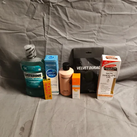 APPROXIMATEY 20 ASSORTED HEALTH AND BEAUTY PRODUCTS TO INCLUDE - LISTERINE MOUTHWASH - PALMER'S SKIN THERAPY OIL - VELVET DURAG - ETC