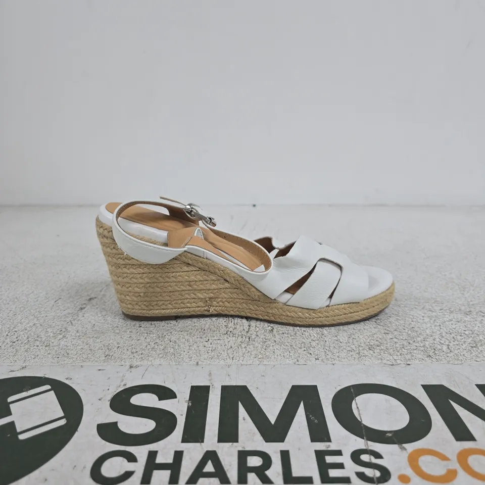 RUTH LANGSFORD WEDGE PLATFORM SANDAL SIZE 5