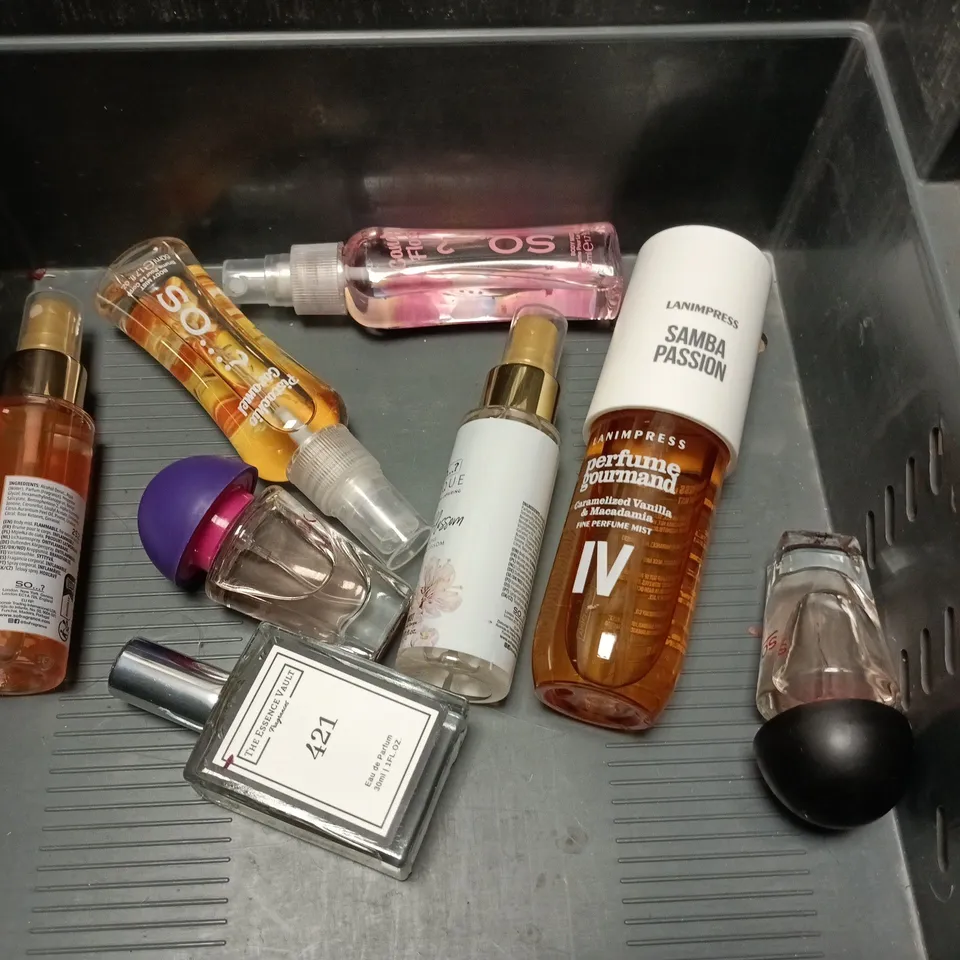 LOT OF 17 ASSORTED PERFUME ITEMS IN VARIOUS SIZES TO INCLUDE SO..., ESSENCE VAULT AND MOD