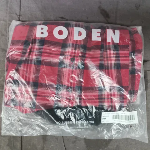 BAGGED BODEN VELVET COLLARED CHECK SHIRT IN RED SIZE 10