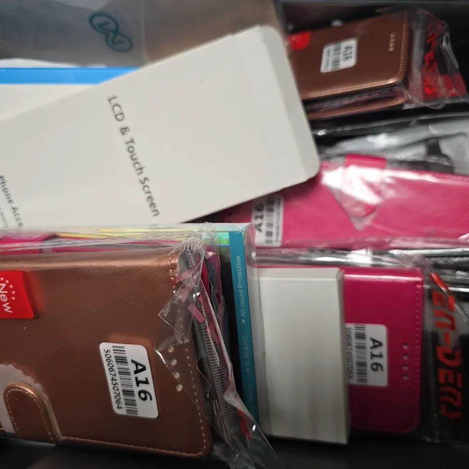 APPROXIMATELY 14 ASSORTED ITEMS TO INCLUDE - PHONE CASES , SCL SCREEN PROTECTOR , HUNYYN USB CHARGING CABLE ETC