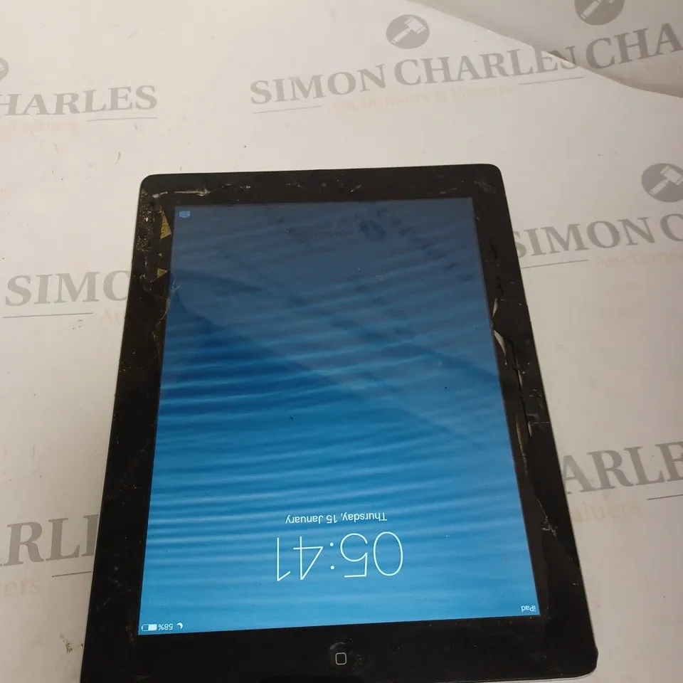 UNBOXED APPLE IPAD MODEL A1458 SILVER/BLACK