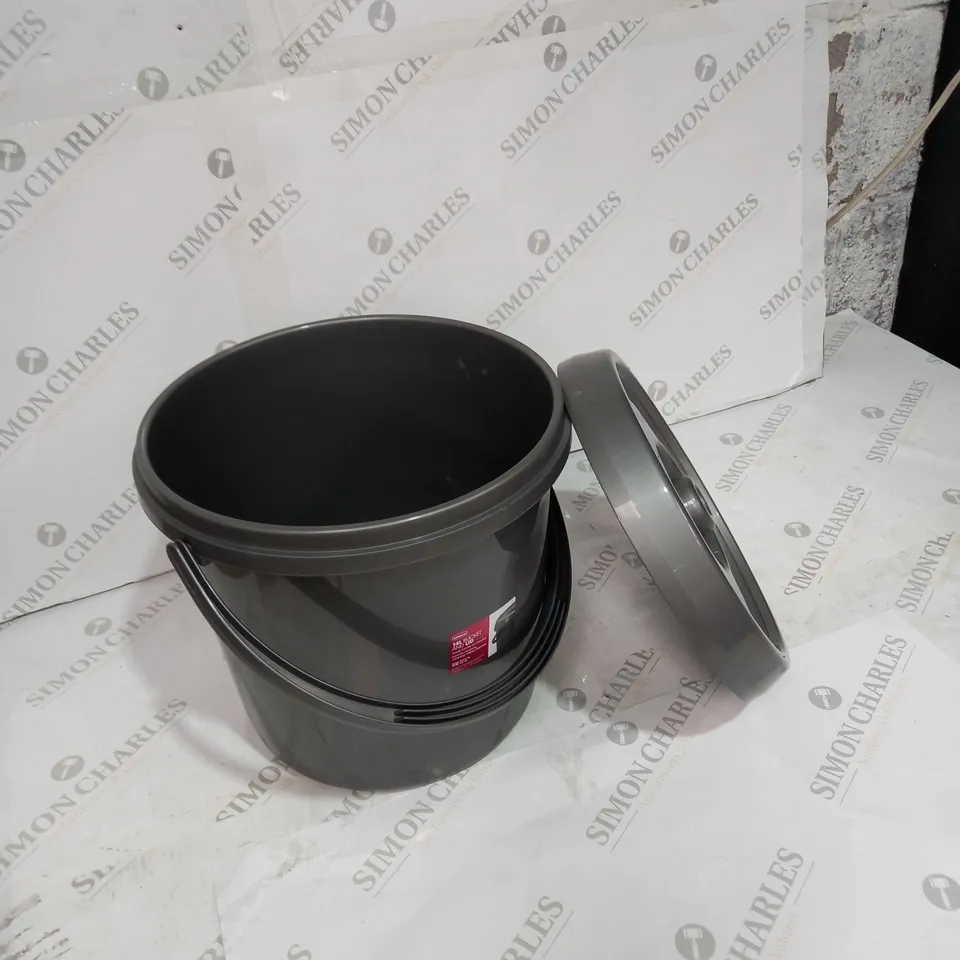 BOXED GREY 14 LITRE BUCKET, WITH LID AND HANDLE