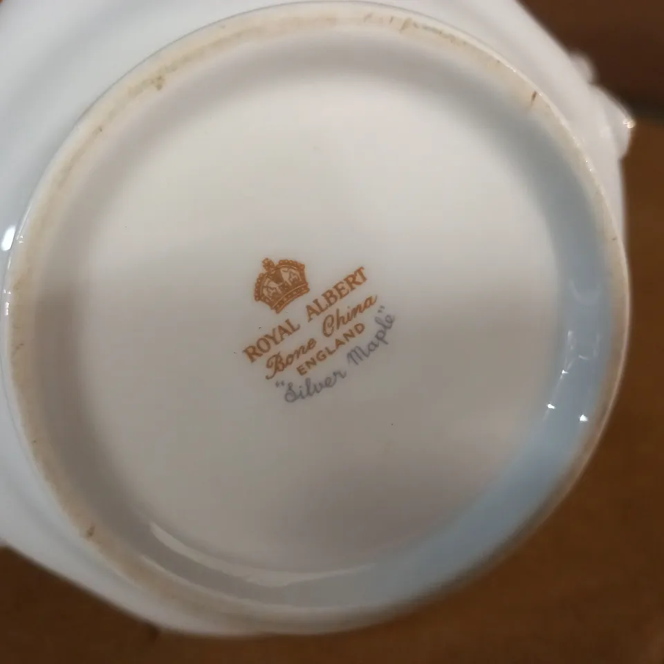LOT OF ASSORTED HOMEWARE ITEMS TO INCLUDE PLATTERS TEA SETS AND CUPS / COLLECTION ONLY