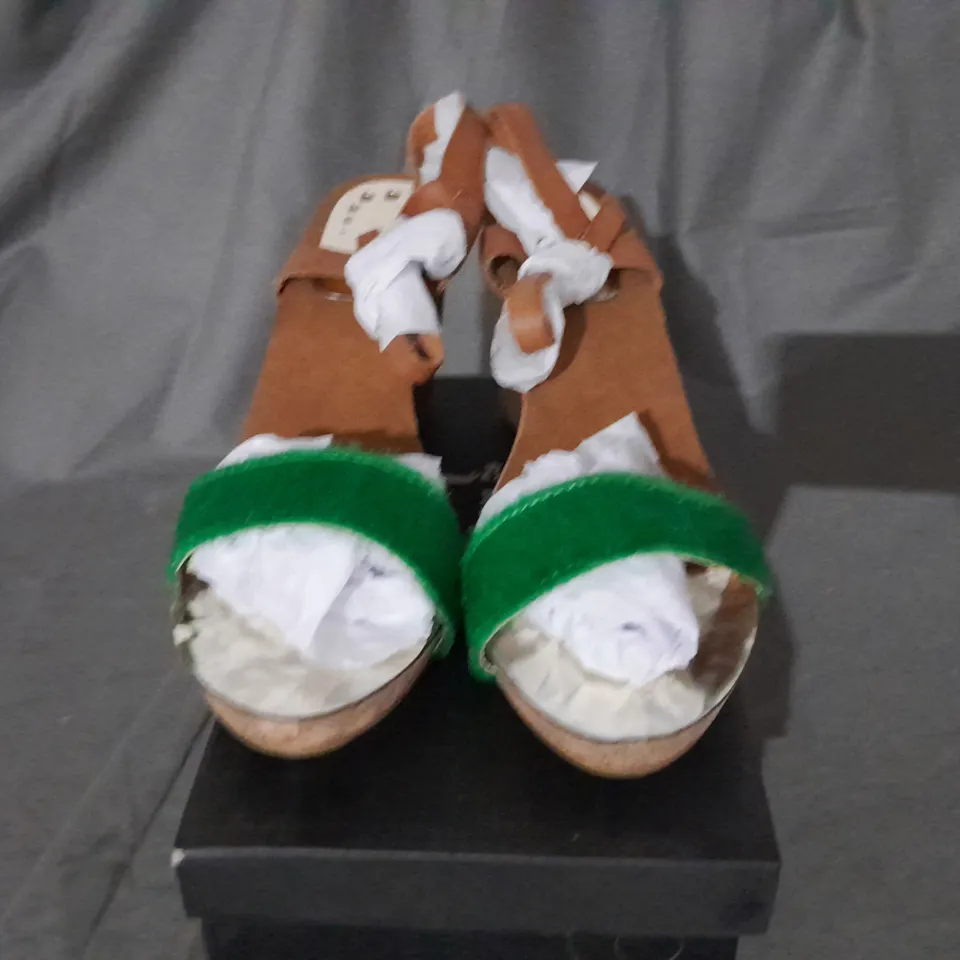 APPROXIMATELY 15 BOXED PAIRS OF WANNA THICK SOLED OPEN TOE WEDGE SANDALS GREEN VARIOUS SIZES 