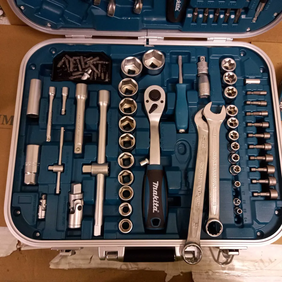 MAKITA SOCKET SET AND DRYWALL SCREWDRIVER