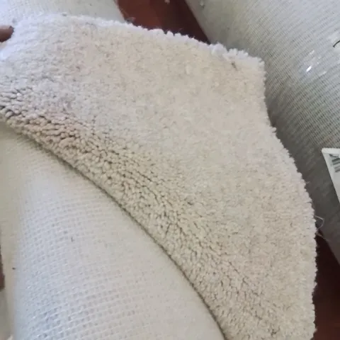 ROLL OF QUALITY LINGDALE ELITE RYELSTONE CARPET// APPROX SIZE: 4 X1.77M