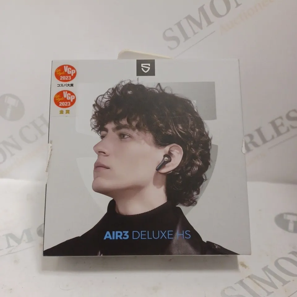 SOUNDPEATS WIRELESS EARBUDS HI-RES AUDIO BLACK & GOLD