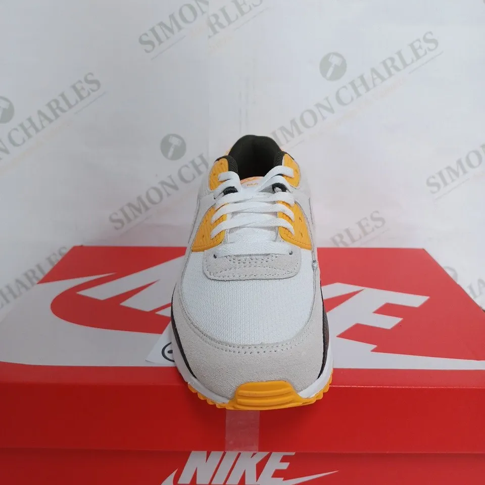 BOXED NIKE AIR MAX 90 IN WHITE & ORANGE - UK 6 