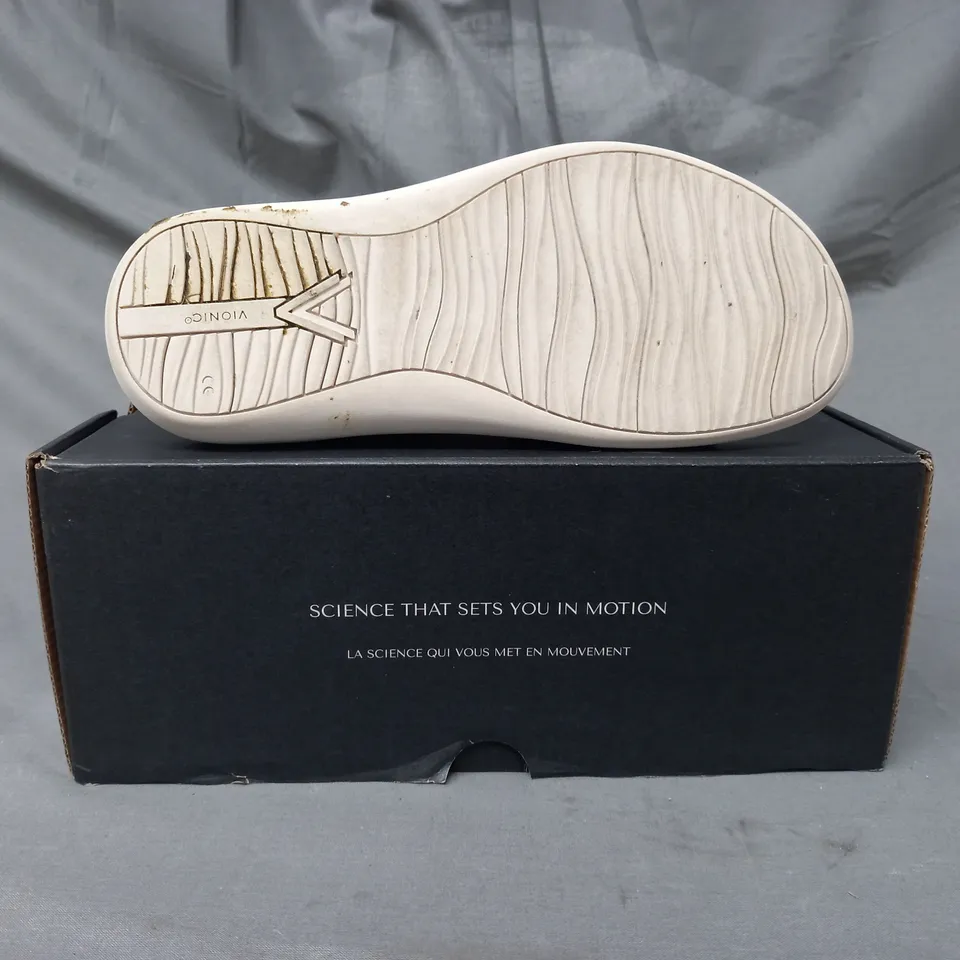 BOXED PAIR OF VIONIC SANDALS IN CREAM SIZE 5