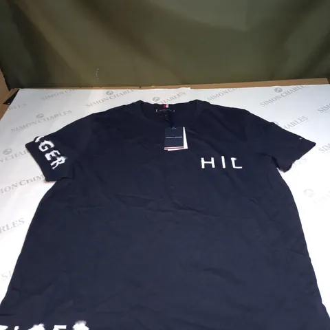 TOMMY HILFIGER PRINTED T-SHIRT SIZE 3XL