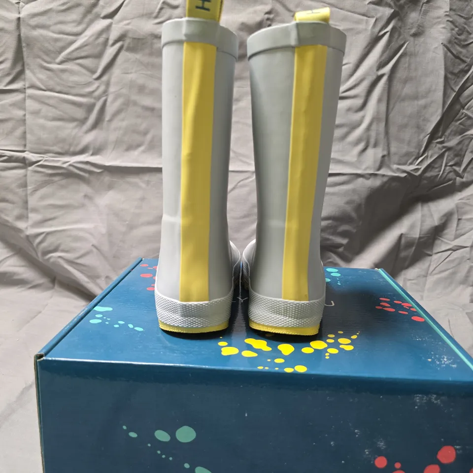 HOLLY & BEAU LIGHT BLUE RAIN BOOTS –CHILDS  UK 10 (EU 28, US 11)