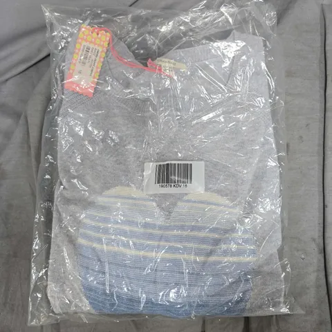 BAGGED WHITE STUFF OMBRE HEART JUMPER IN GREY - SIZE 16