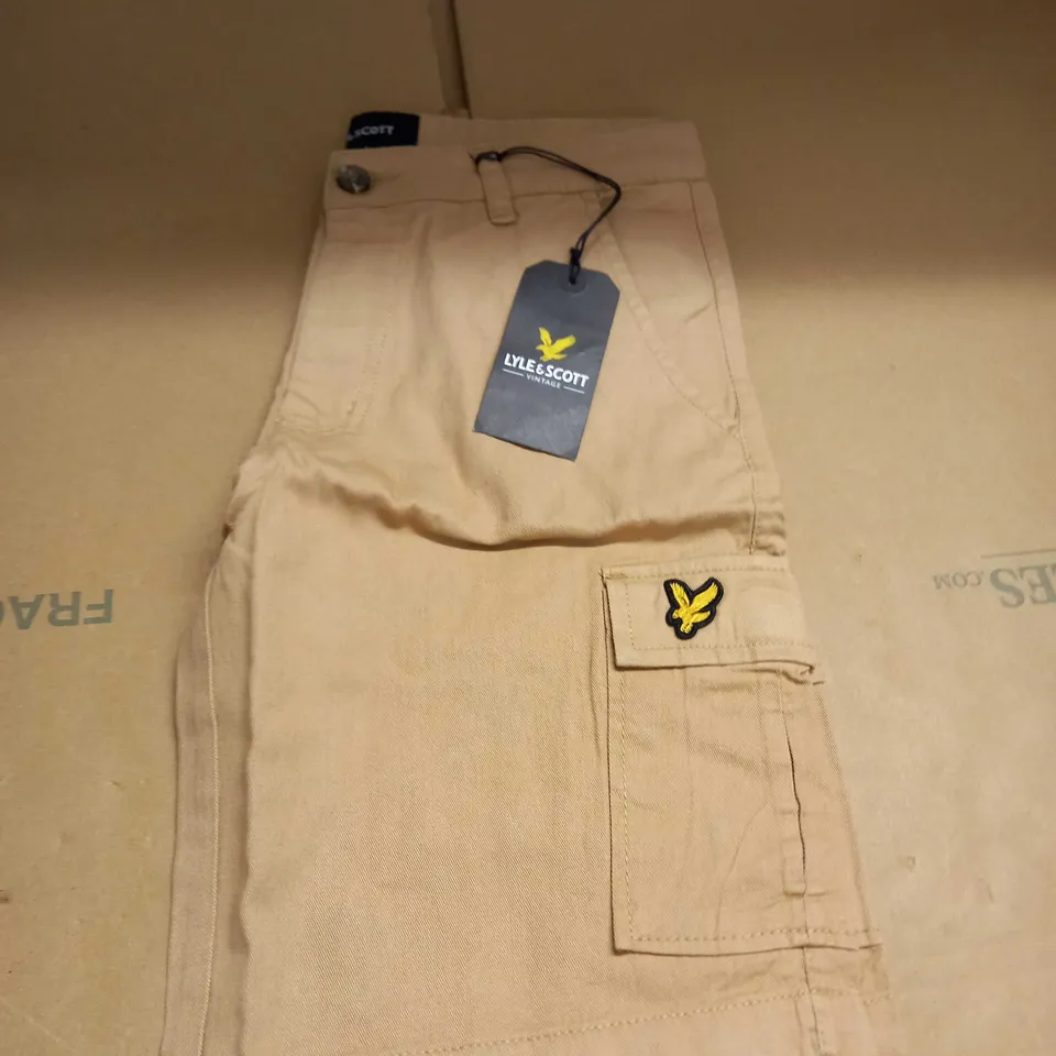 LYLE AND SCOTT BIEGE CHINO SHORTS SIZE W30