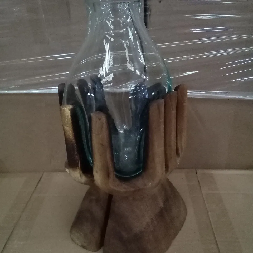 BOX CONTAINING 2 BRAND NEW HAND GLASS BOWL 