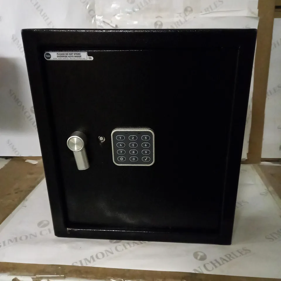YALE YEC/390/DB1 LARGE ALARMED VALUE SAFE