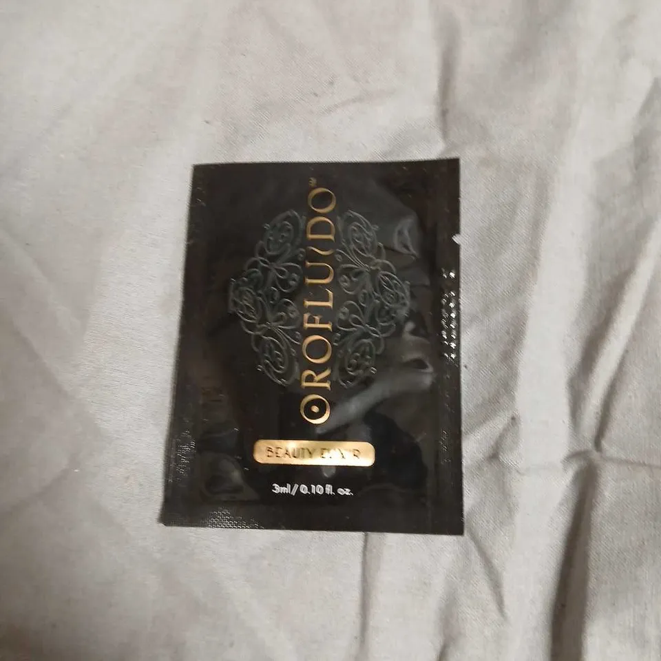 BOX OF APPROXIMATELY 250 OROFLUIDO BEAUTY ELIXIR FOR HAIR – SACHET PACK (3ML EACH) –NO EXPIRY DATE SHOWN 