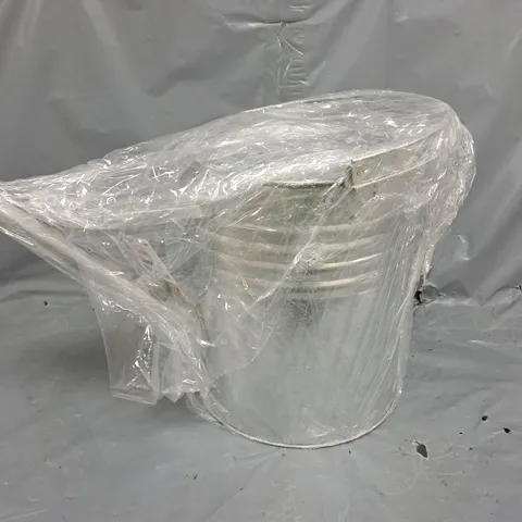 METAL RETRO STYLE WATERING CAN 