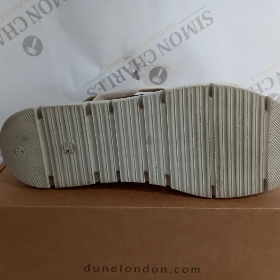 BOXED PAIR OF DUNE WHITE LEATHER PLATFORM SANDALS - SIZE 6