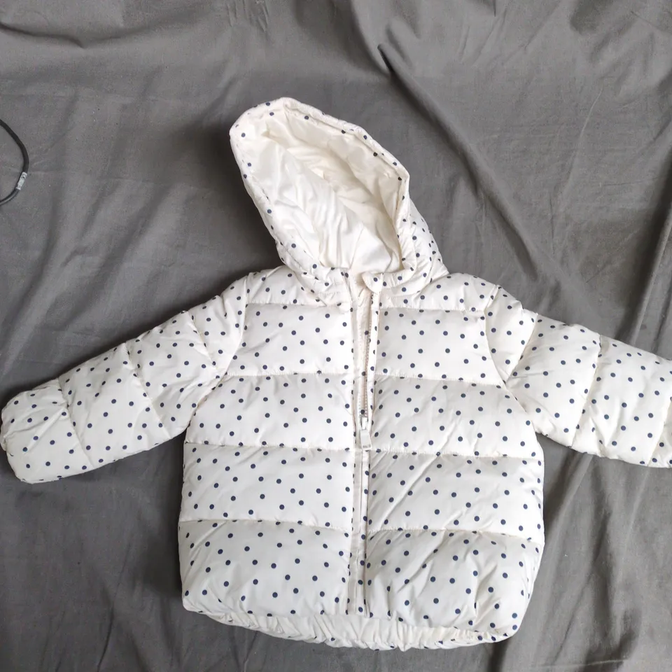 M&S KIDS WHITE POLKA DOT PADDED JACKET, 18-24 MONTHS