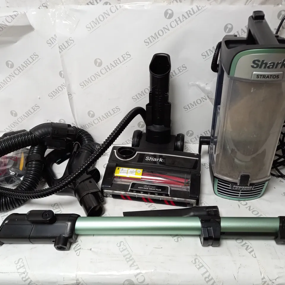 SHARK STRATOS UPRIGHT VACUUM CLEANER WITH PET-TOOL & CAR KIT NZ860UK