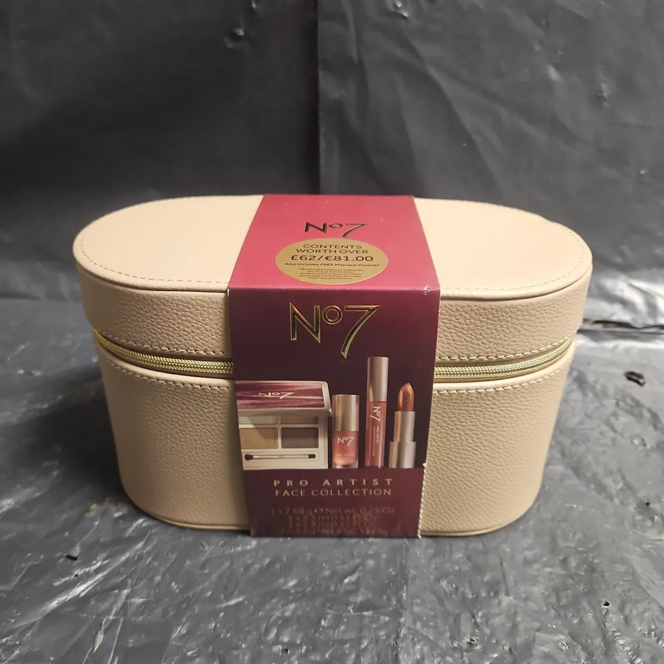 NO7 PRO ARTIST LIMITED EDITION VANITY BAG GIFT SET – EYESHADOW PALETTE, LIPSTICK, LIP SHINE & LUXE LIQUID BLUSHER