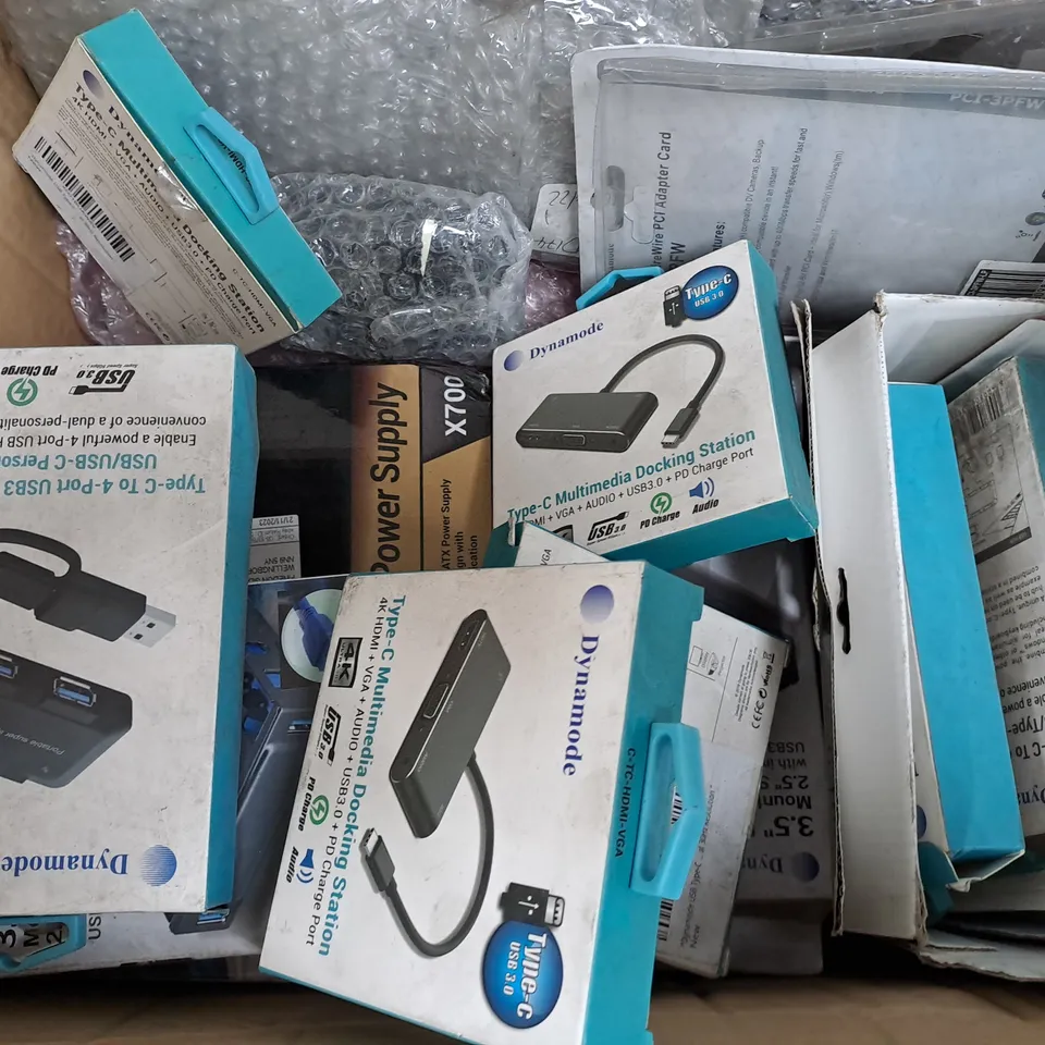 APPROXIMATELY 14 ASSORTED ELECTRICAL ITEMS TO INCLUDE HDMI 2.0 EXTENDER, MOUSE, 3.5" DRIVE BAY, ETC