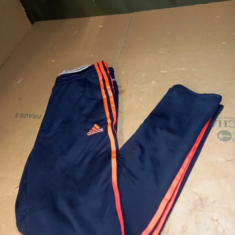 ADIDAS LOGO TRACKSUIT BOTTOMS SIZE 13/14 YEARS