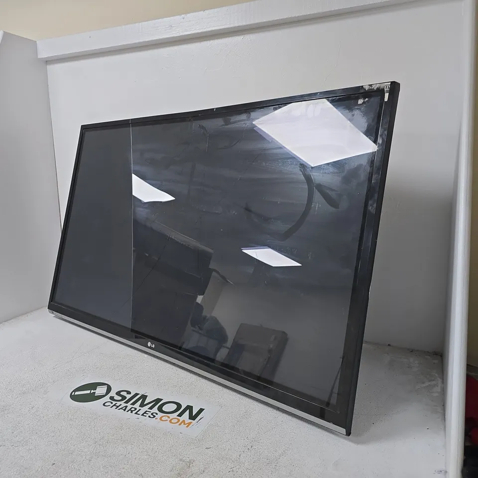 LG 50PM4707 50IN LED TV - DAMAGED SCREEN