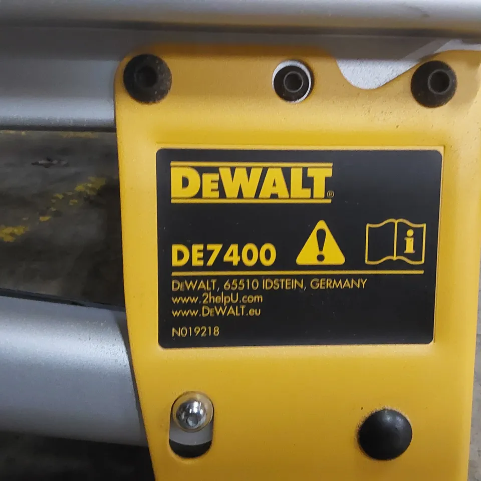 DEWALT DWE7492 250MM PORTABLE TABLE SAW 2000W 240V WITH DEWALT DE7400 HEAVY DUTY STAND