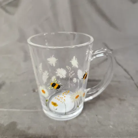 24 X GLASS BEE TEA MUGS 