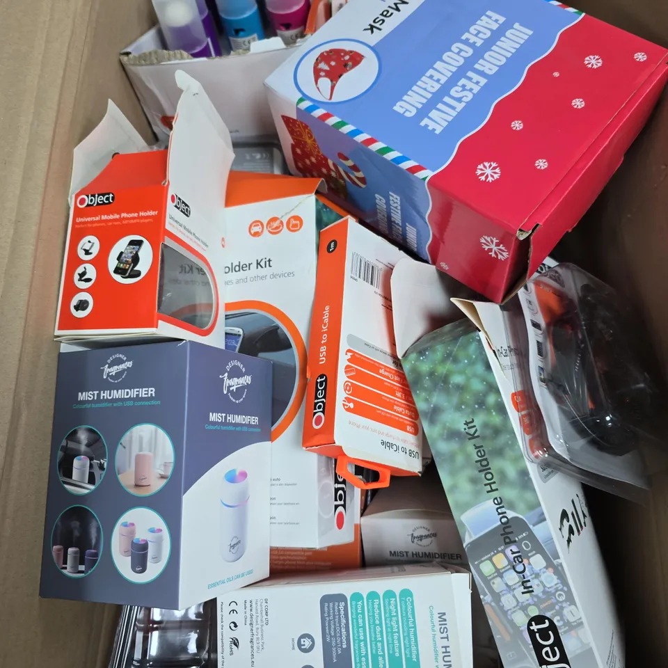 APPROXIMATELY 15 ASSORTED HOUSEHOLD/ELECTRICAL PRODUCTS TO INCLUDE CHARGERS, FACE COVERINGS, MINI FAN ETC 