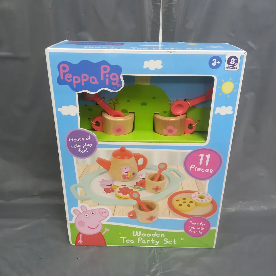 BOXED PEPPA PIG WOODEN TEA PARTY SET